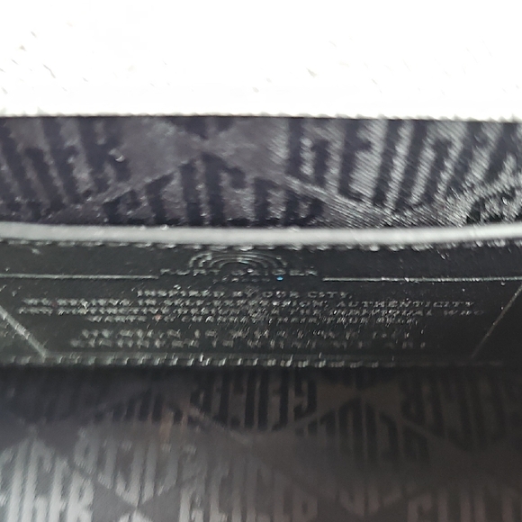 Kurt Geiger Silver Crossbody Bag with Structured Design and Flap Closure NWT - Picture 6 of 10